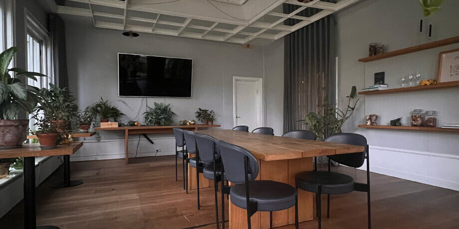 Kabinettet KILDEN i haven